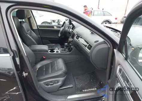 2016 Volkswagen Touareg Vr6 Executive из США, поврежденный, VIN WVGEF9BPXGD011654